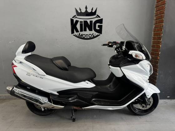 SUZUKI BURGMAN 650 EXECUTIVE 